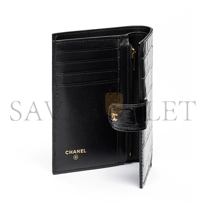 CHANEL CROCODILE-EMBOSSED PASSPORT HOLDER AP5193 (14*10.5*2cm)